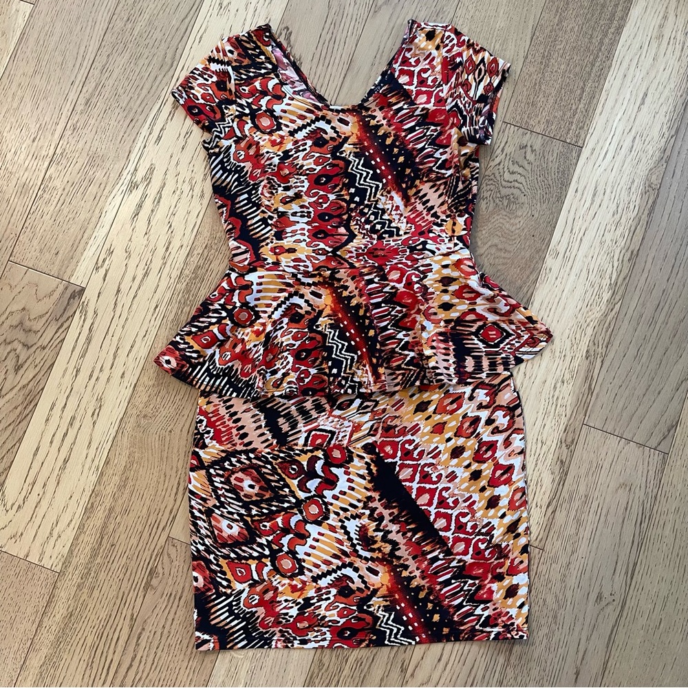 Jessica Geometric Sunrise Peplum Cap Sleeve Vneck Retro Mini Dress L
